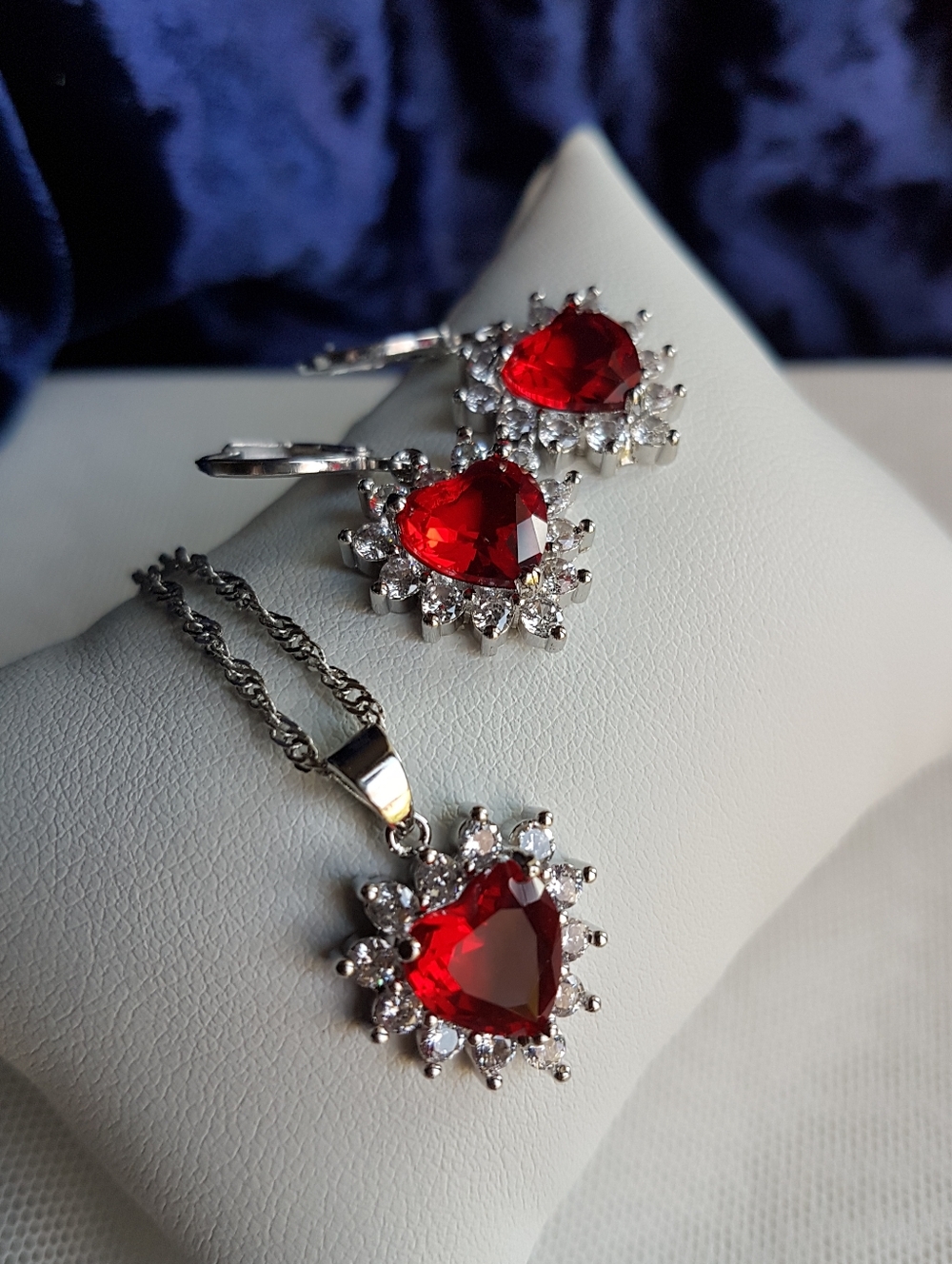 Swarovski Elements 925 Sterling Silver Ruby Red Heart Earrings NEW